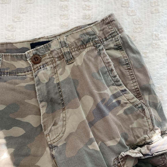 American Eagle Outfitters Other - American Eagle 🦅 Camo Cargo Shorts